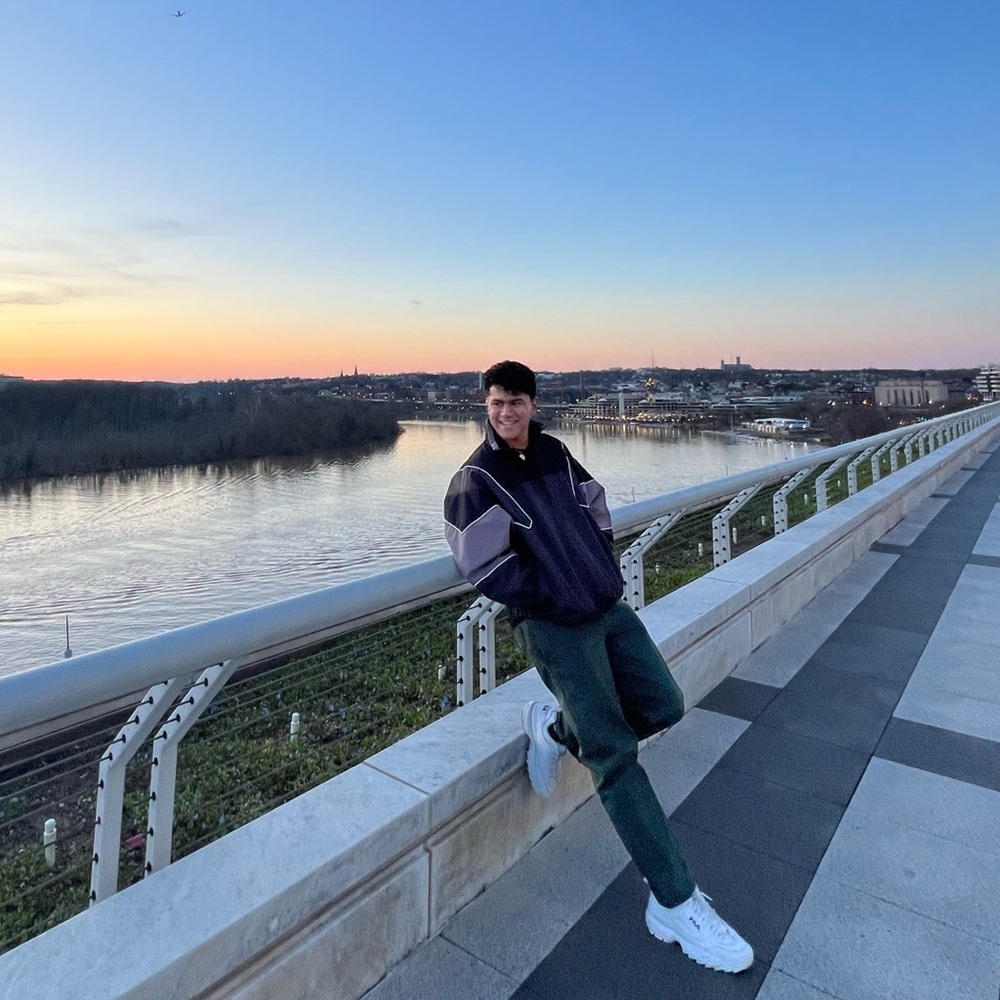 Meet your Posher, Eric